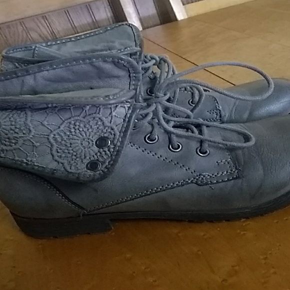 Woman gray ish brown boot's - Picture 3 of 3